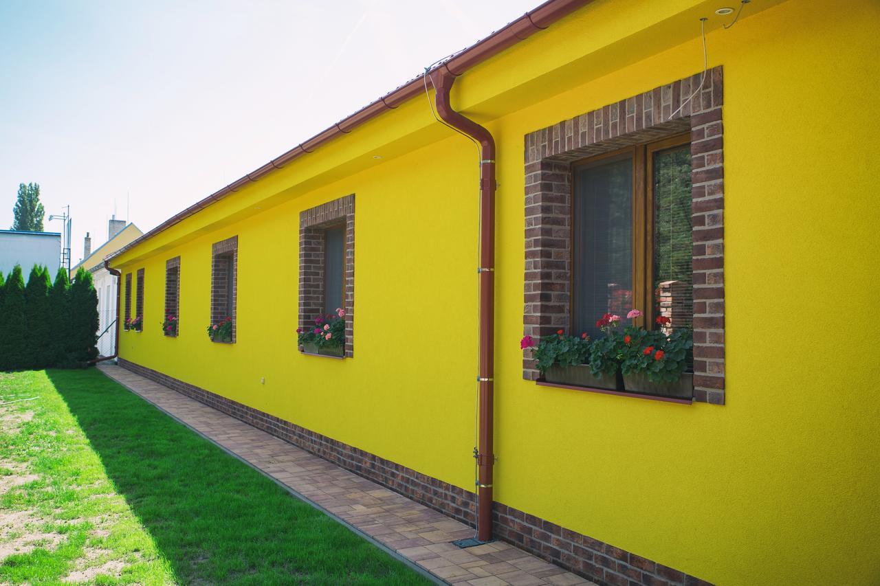 Penzion Jaro Hodonín エクステリア 写真